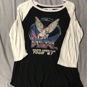 Quarter sleeve shirt